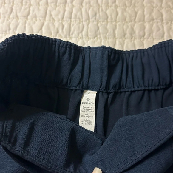 Lululemon Noir Short 5.5" True Navy 4 - Picture 5 of 8
